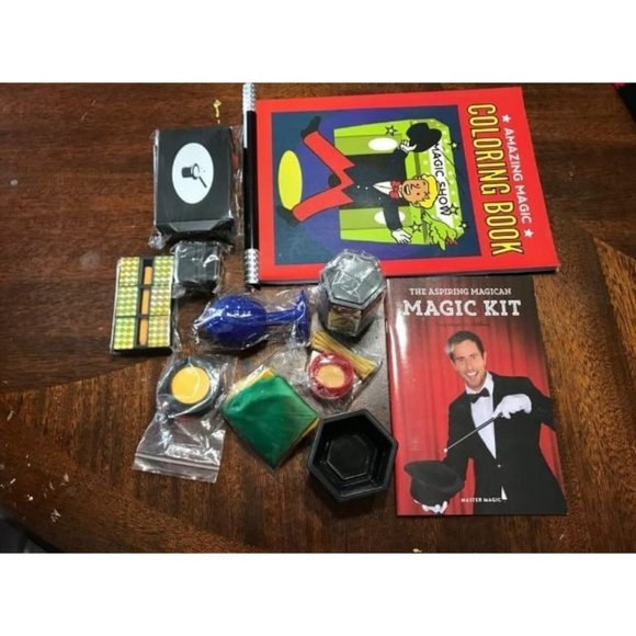 Magic Kit - Easy Magic Tricks for Children - Learn Over 350 Spectacular Tricks - Picture 2 of 2